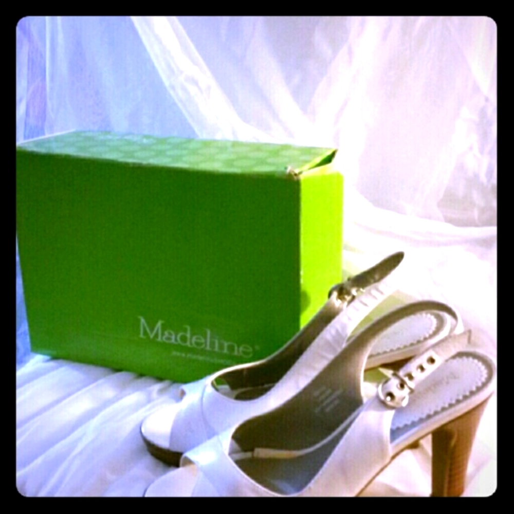 Madeline Brand Sz 8.5M White Leather Slingbacks